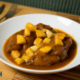 Peus de porc a la cassola amb patates