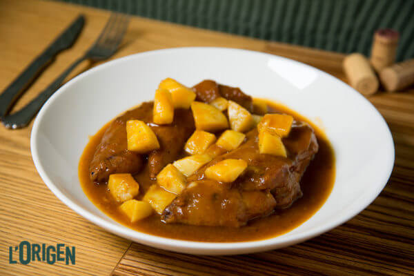 Peus de porc a la cassola amb patates