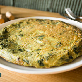 Truita sencera d'espinacs i alls tendres (4 raccions)