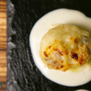 Galets farcits de carn gratinats amb beixamel